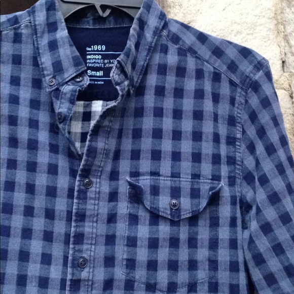 GAP Men's Denim Shirt - Picture 2 of 6